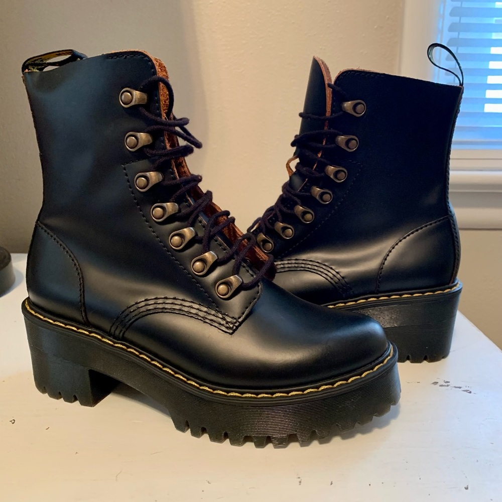 Dr. Martens Leona Boots